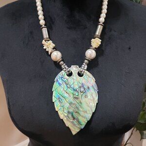 Womens Fashion Faux Pearl Beaded Abalone Shell Crafted Leaf Pendant Necklace